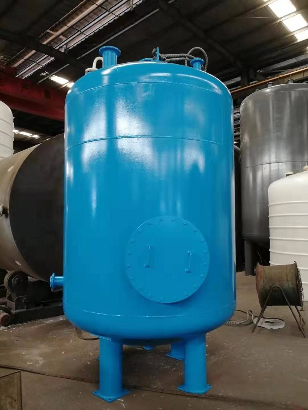 鋼襯塑儲罐的原理: 鋼襯塑儲罐的原理: